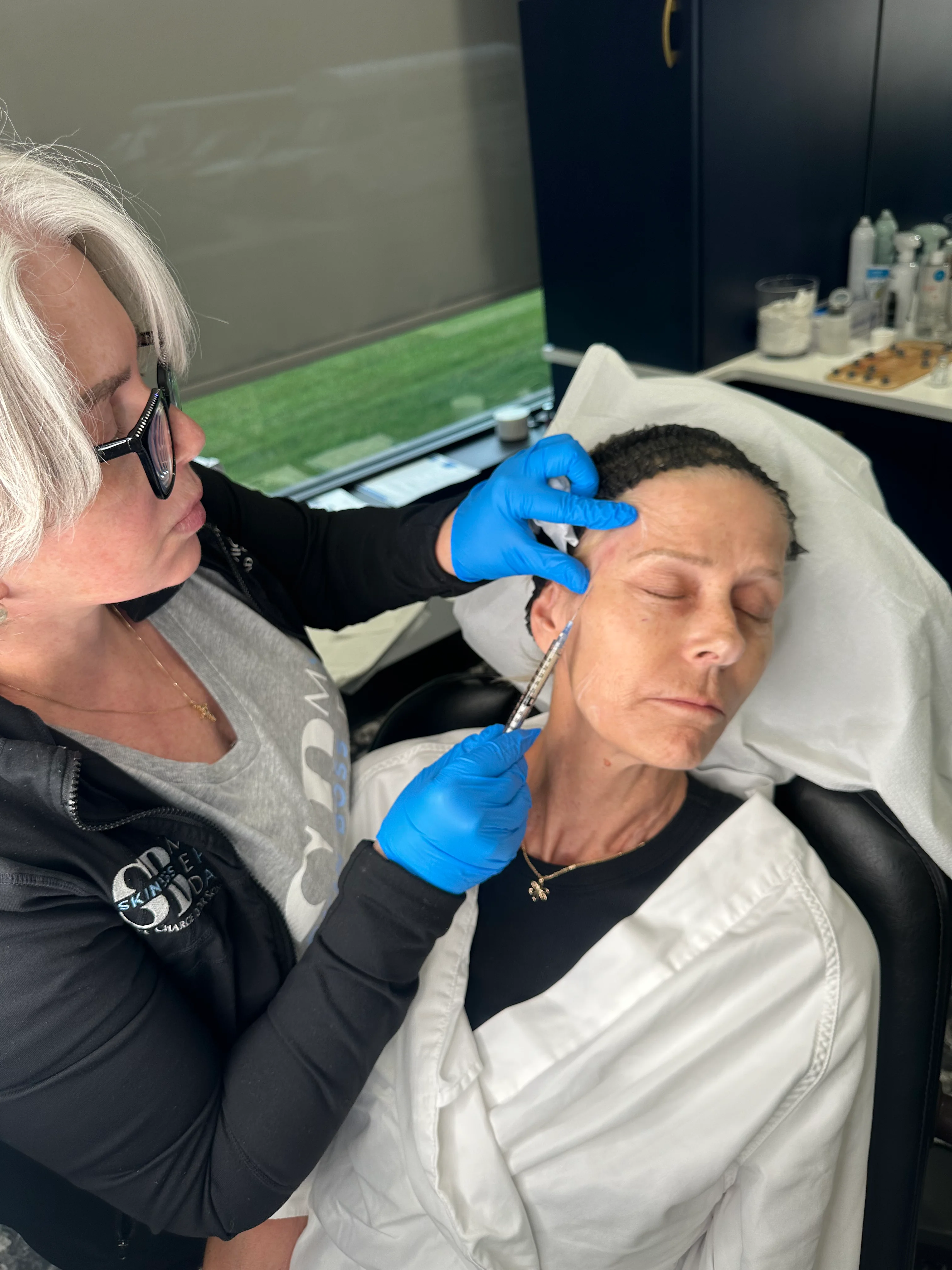 Derma PRP Michelle Injecting